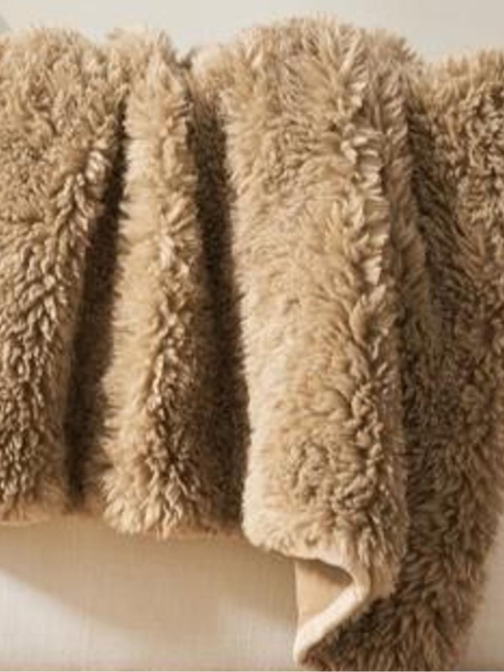 Pottery Barn Dream Faux Fur Blanket Tan / Beige